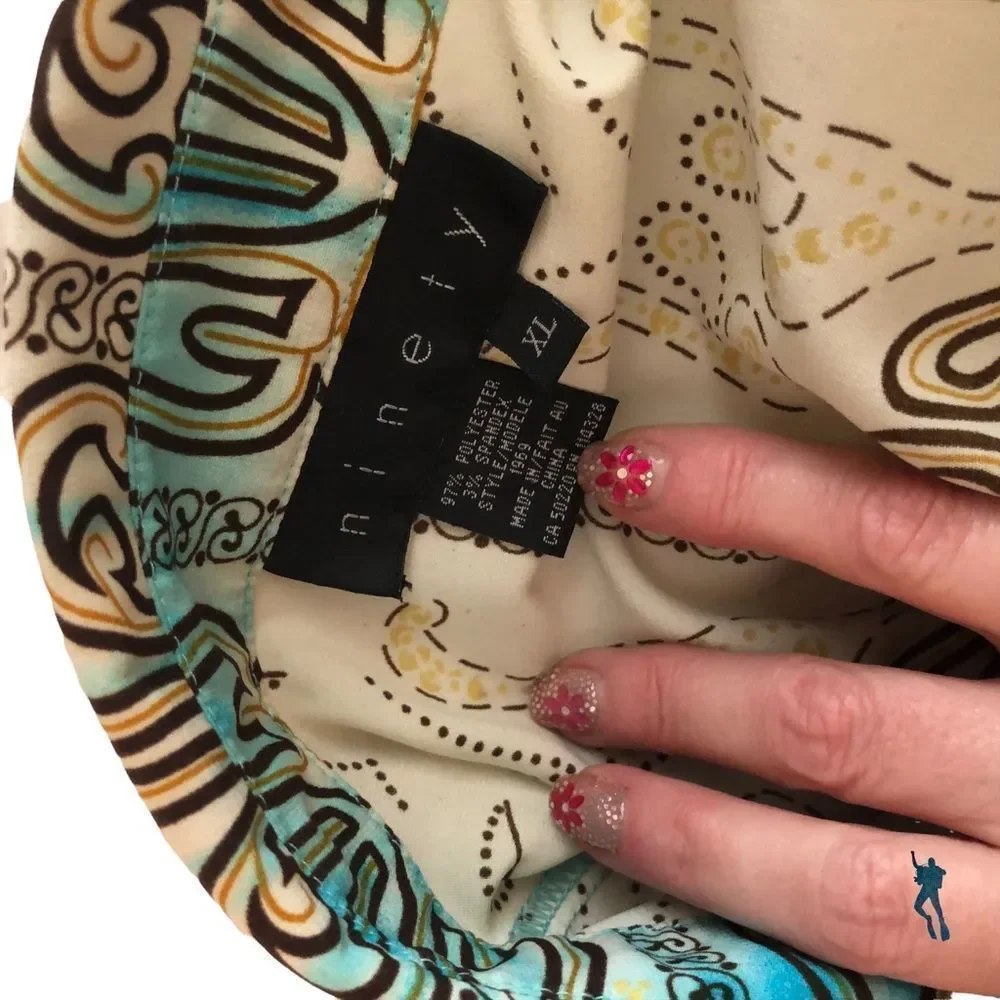 NINETIES Beautiful tribal print.    X-LARGE - Picture 6 of 6